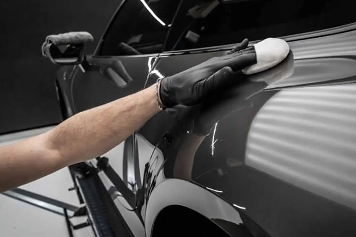 Domácí trik: jak vyčistit světlomety pomerančem