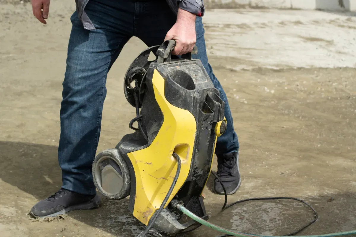 Octem proti pleveli na ulicích: nová vlna ekologického zahradničení