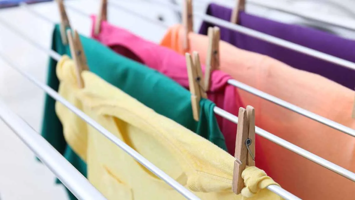 Sušení prádla v zimě: jak ušetřit energii a mít prádlo voňavé?