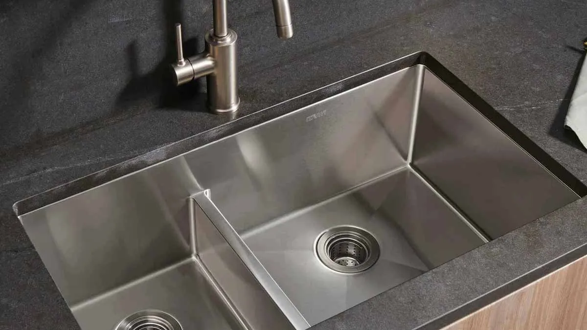 Ucpaný odtok v kuchyni: jak ho vyčistit bez chemie