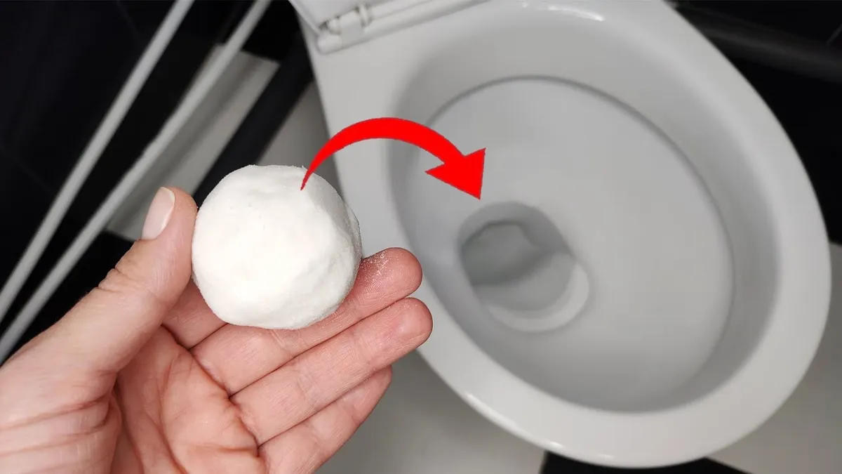 Jak vyřešit vodní kámen na záchodě: tablety do myčky jako jednoduché řešení