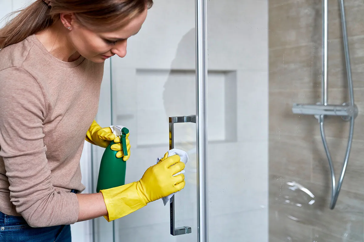 Rychlé a šetrné odstranění vodního kamene: jak si s ním poradit doma