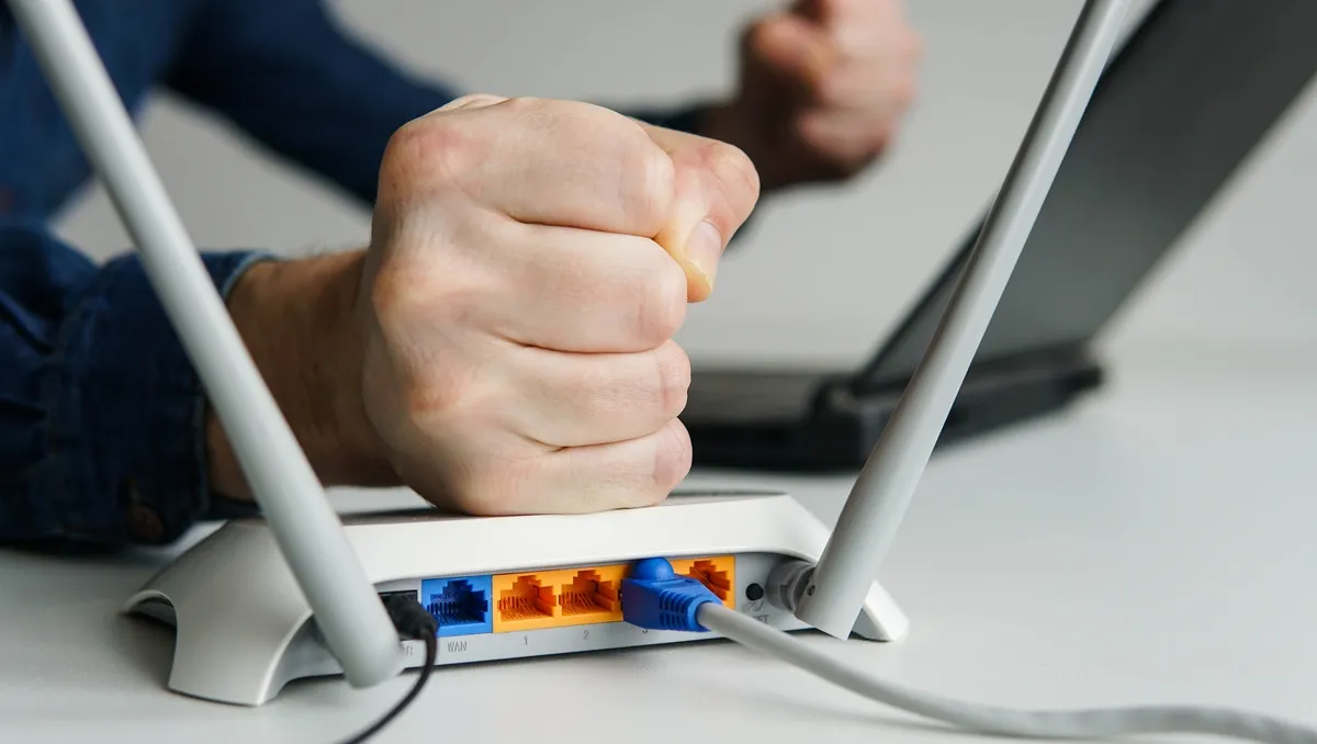 Máte slabé WiFi? Přeměňte starý Android smartphone na repeater (opakovač signálu)